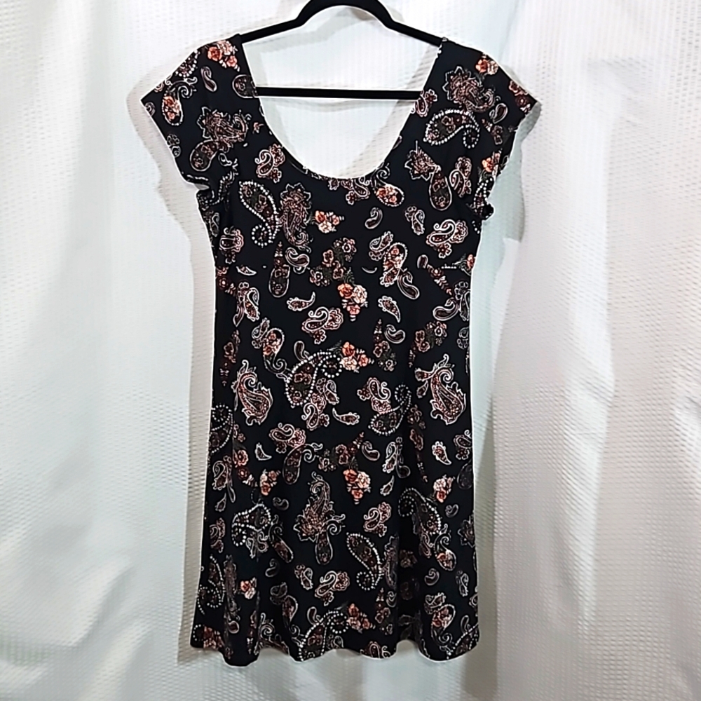 So Juniors Raglan Black Paisley Mini Dress Size Medium - Picture 9 of 9